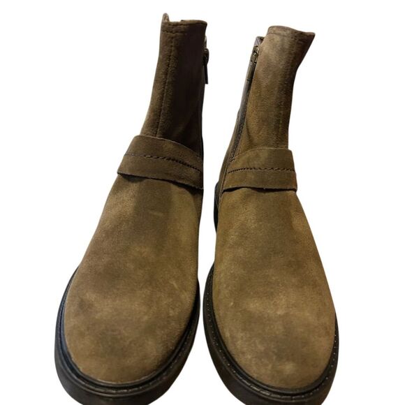 Born Suede Round Toe Zip Ankle Booties Women's Size 9.5 - Picture 3 of 5